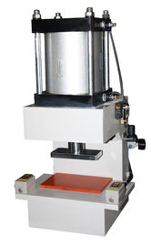 De rubberleer Pneumatische Type Rubberlaboratorium het Testen Snijmachine van de Materiaalsteekproef met Domoorsnijder